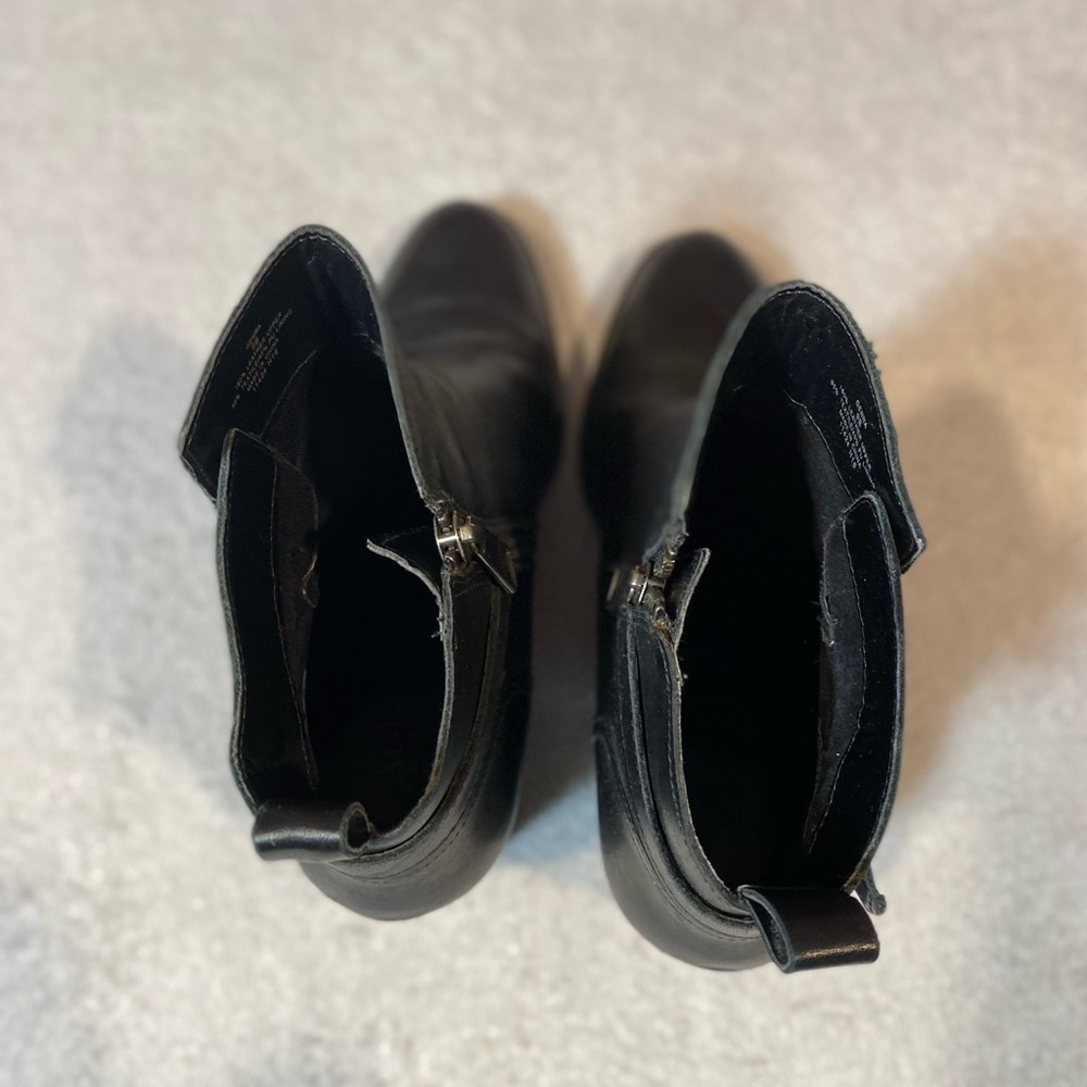Lauren Ralph Lauren Black Boots Size 9B - Picture 2 of 7